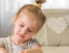 映字五行属性及寓意，锦绣前程的映字匹配女孩名字推荐