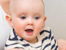 查姓男孩八字五行缺火取什么名字好，聪明睿智的姓查属火男宝宝名字大全