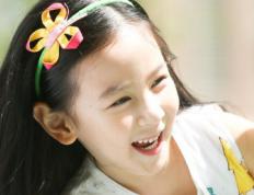 茜字五行属性及取名寓意,时尚满满的带茜字女孩名字大全