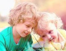 八字五行缺金的左姓男孩取名，安居乐业的姓左属金男宝宝名字推荐