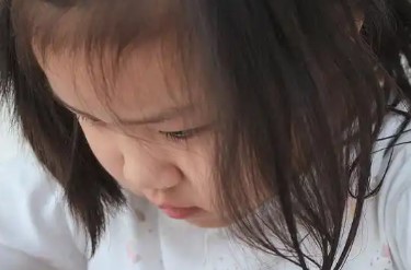 哈密宝宝起名：意蕴宛转悠扬，明媚诗意的女孩名字